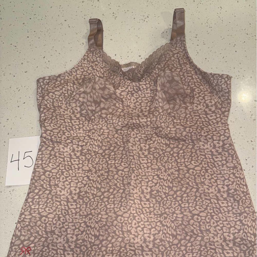 Ruby Ribbon Full Support Cami - Size 40 - image 1